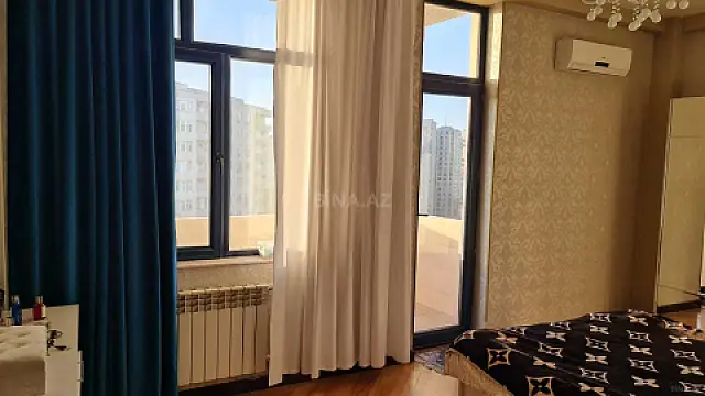 Satılır 3 otaqlı mənzil 106 m²