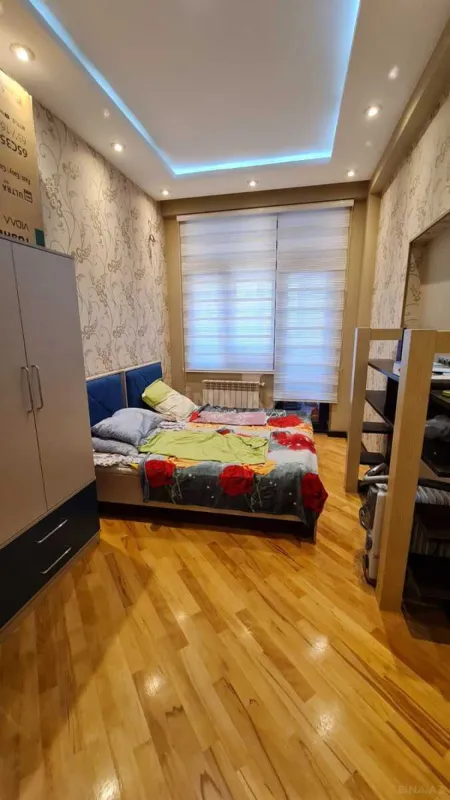 Satılır 3 otaqlı mənzil 106 m²