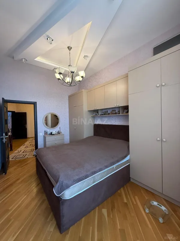 Satılır 2 otaqlı mənzil 82 m²