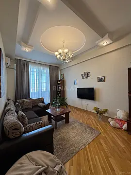 Satılır 2 otaqlı mənzil 82 m²
