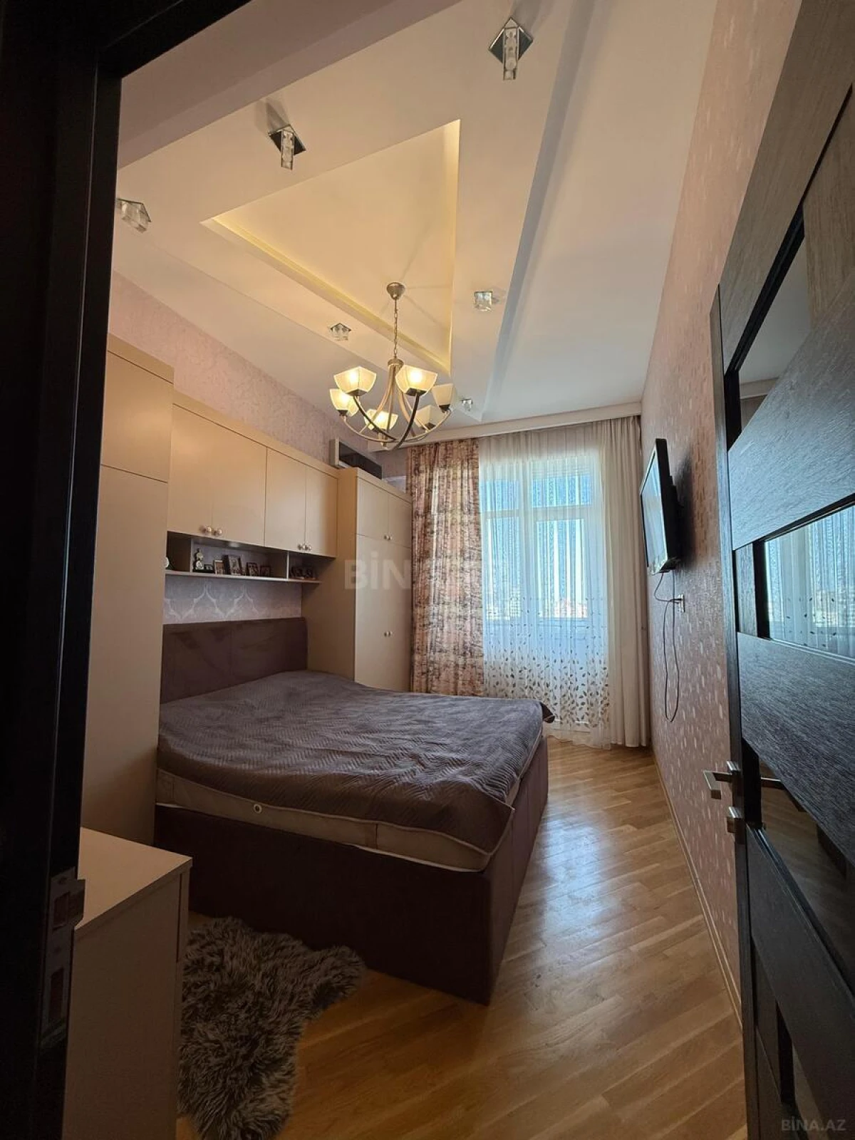 Satılır 2 otaqlı mənzil 82 m²