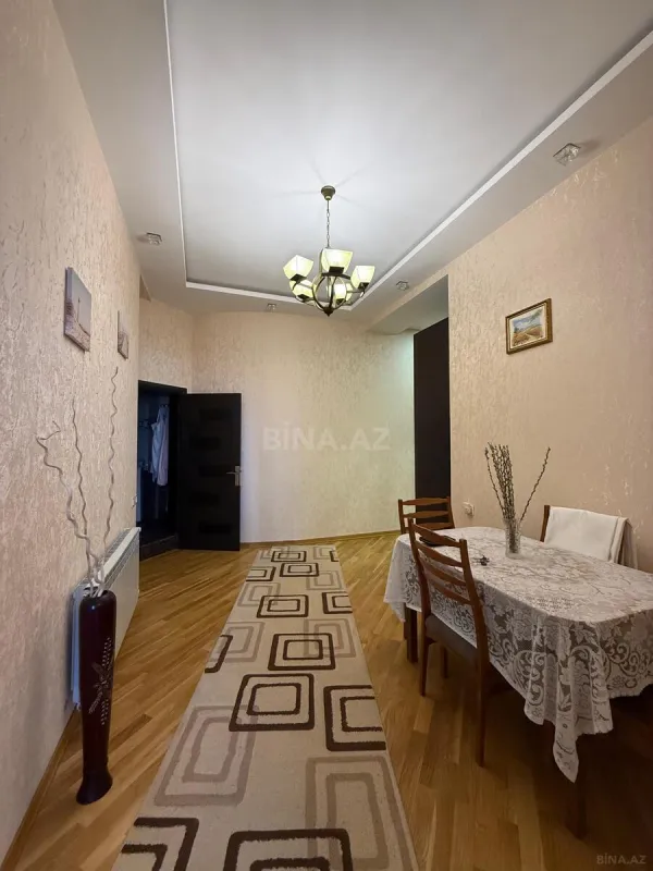 Satılır 2 otaqlı mənzil 82 m²