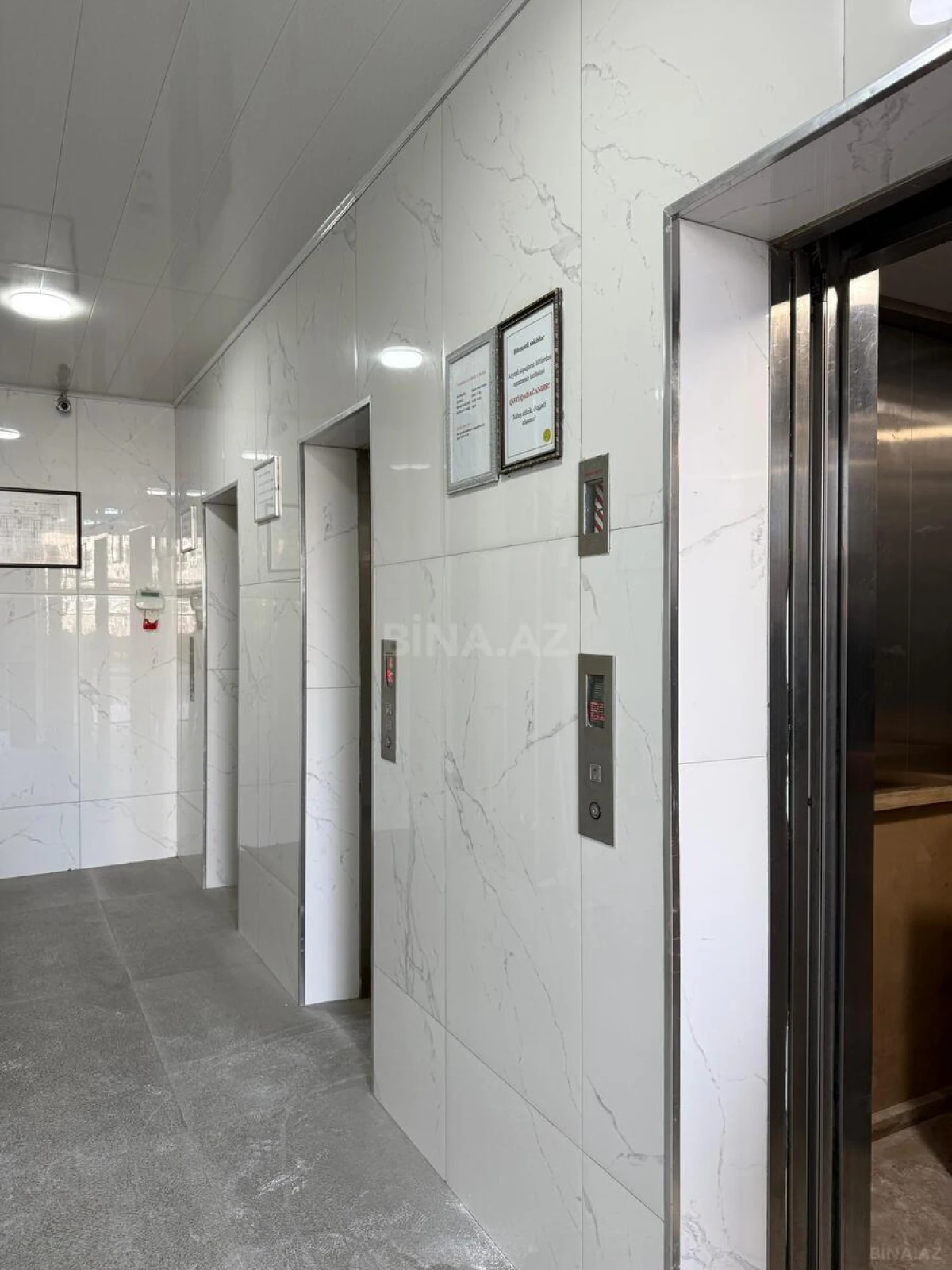 Satılır 2 otaqlı mənzil 82 m²