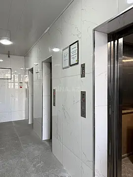 Satılır 2 otaqlı mənzil 82 m²