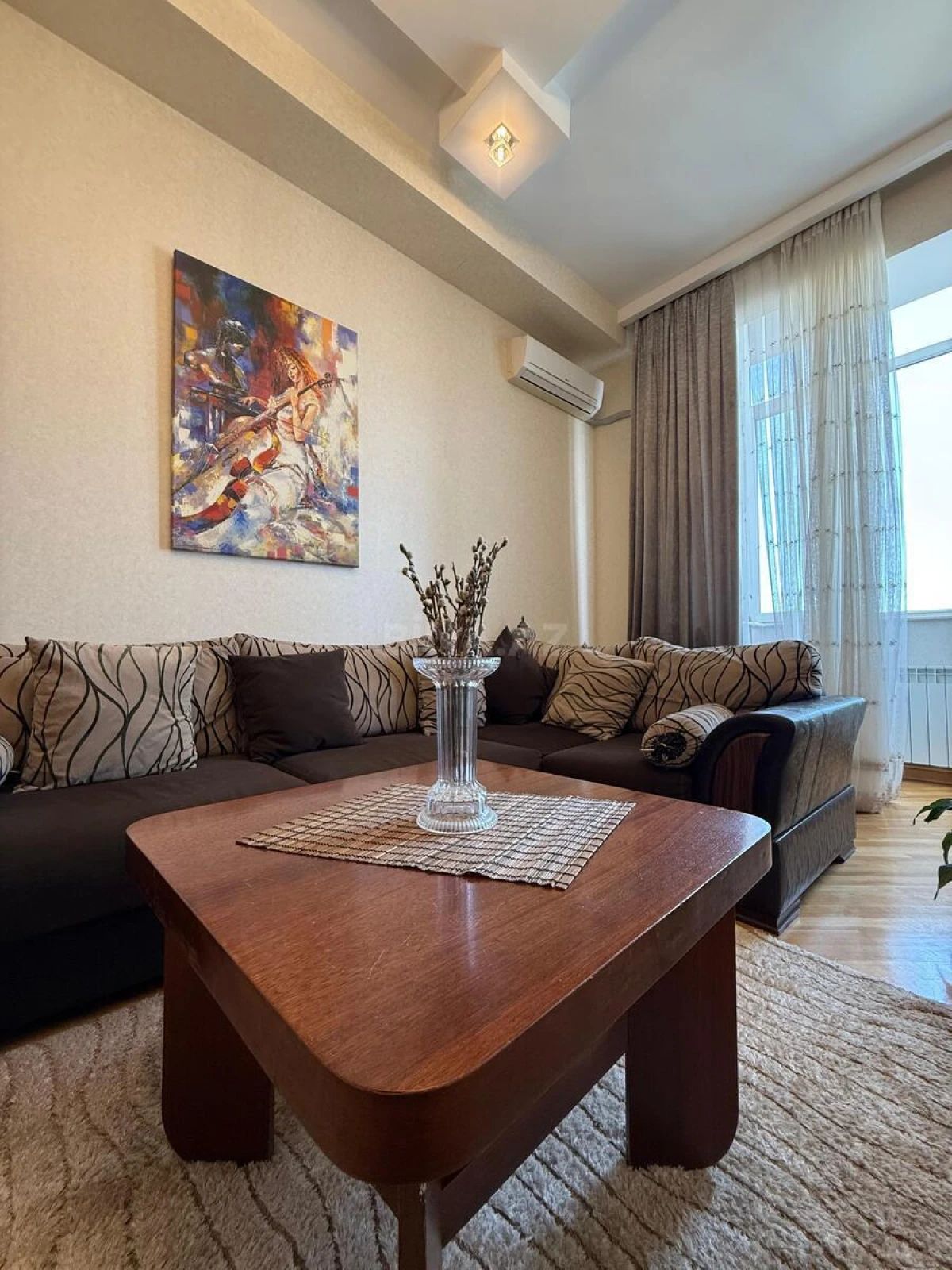 Satılır 2 otaqlı mənzil 82 m²