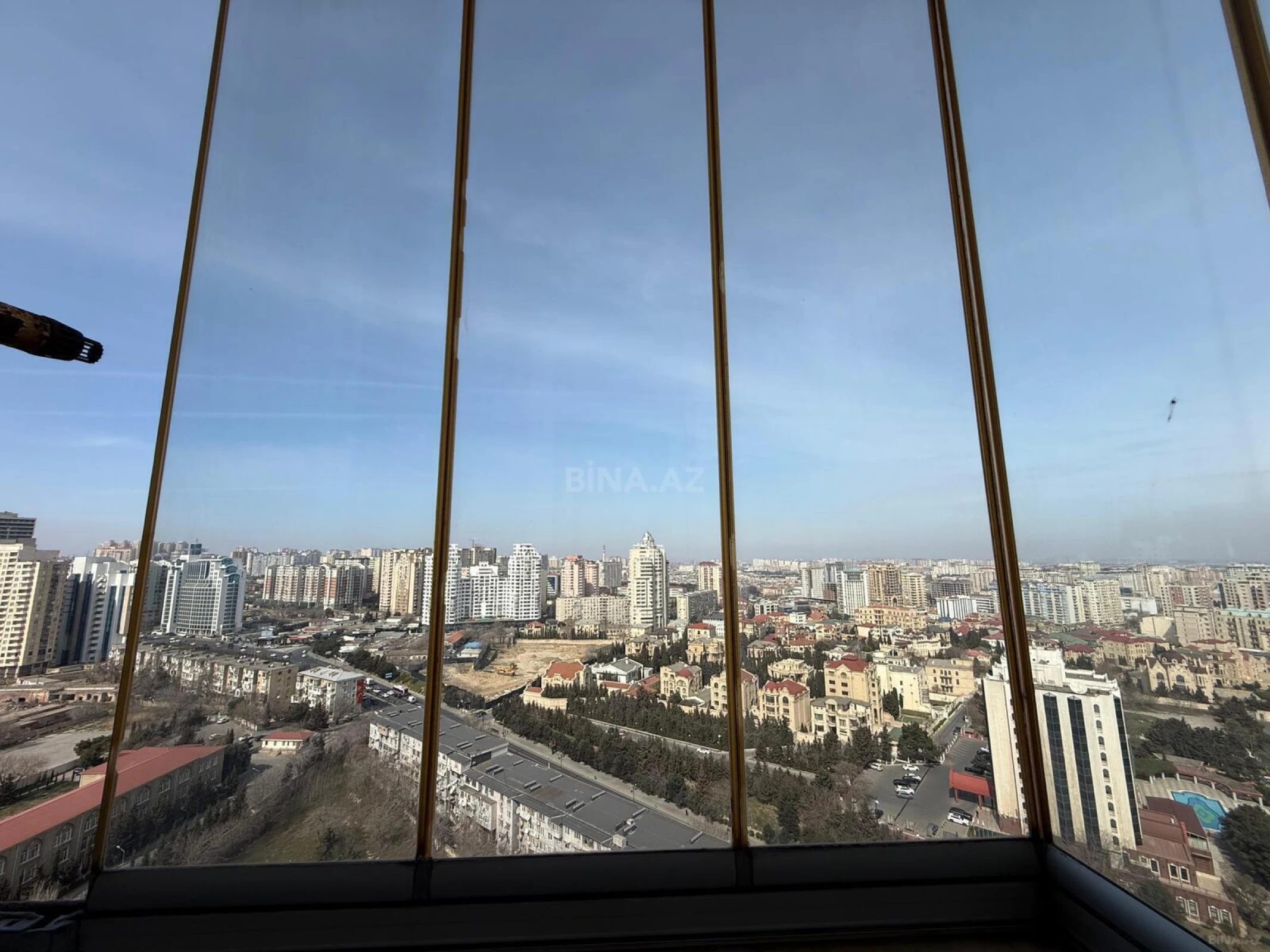 Satılır 2 otaqlı mənzil 82 m²