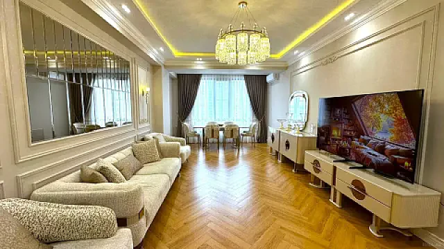 Satılır 3 otaqlı mənzil 130 m² — Bakı 3 otaq 130.00 m²