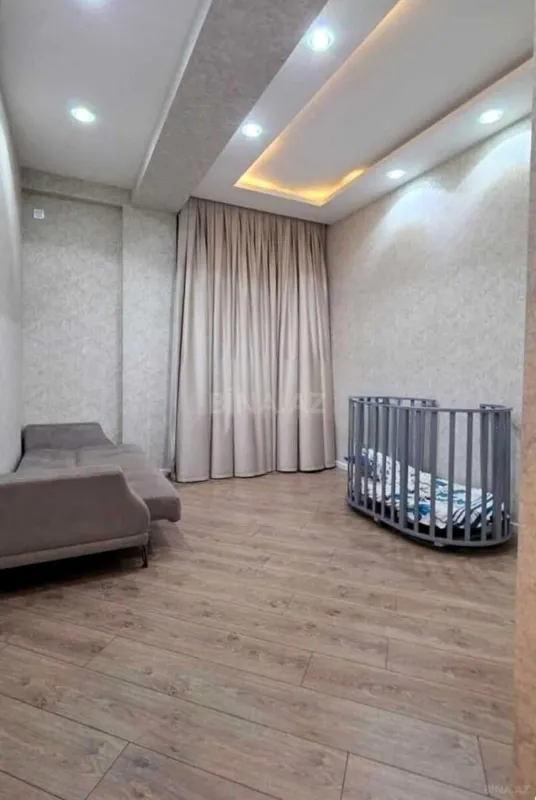 Satılır 3 otaqlı mənzil 127 m²