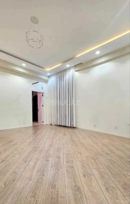 Satılır 3 otaqlı mənzil 127 m²