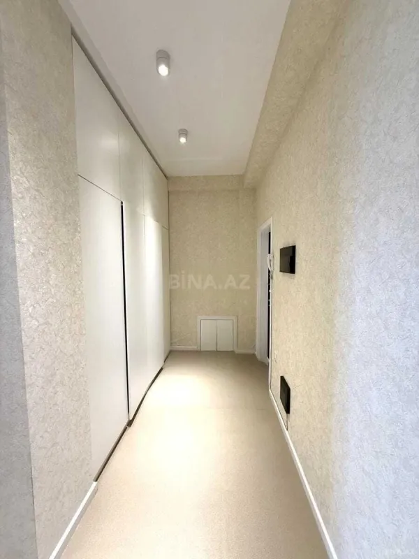 Satılır 3 otaqlı mənzil 127 m²