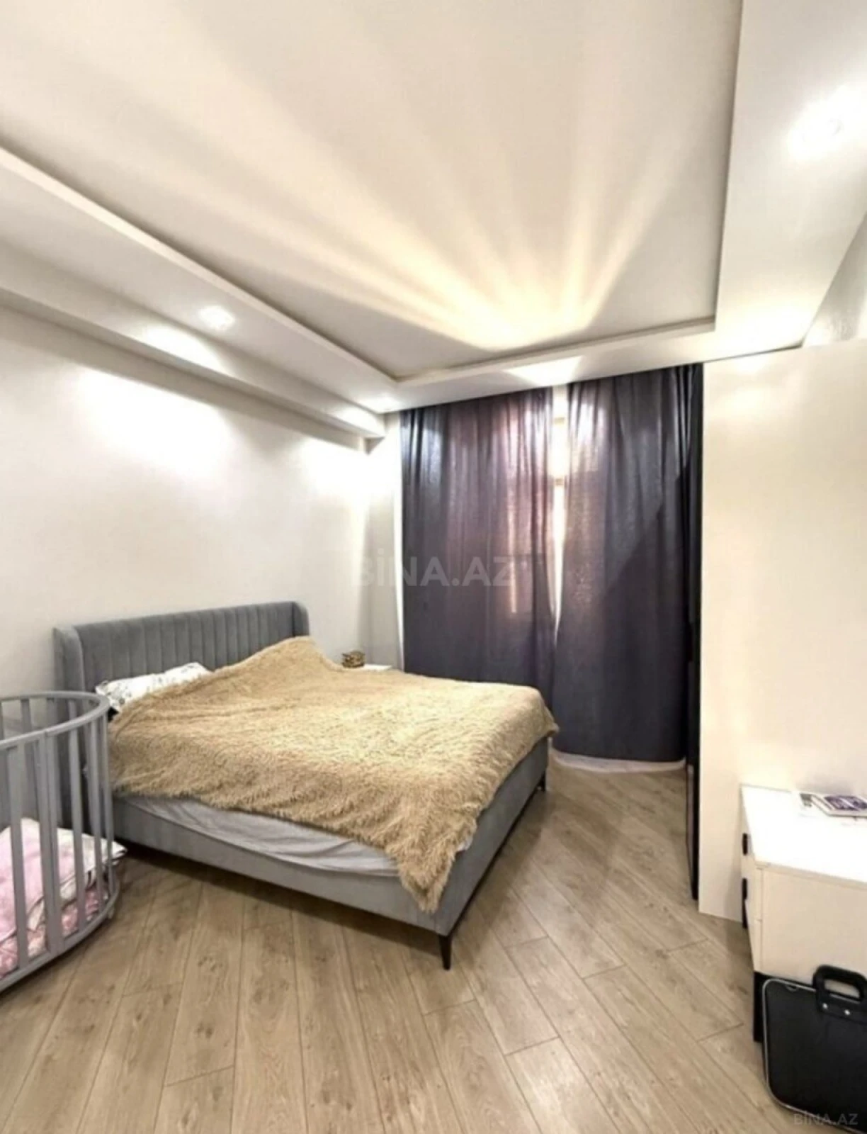 Satılır 3 otaqlı mənzil 127 m²