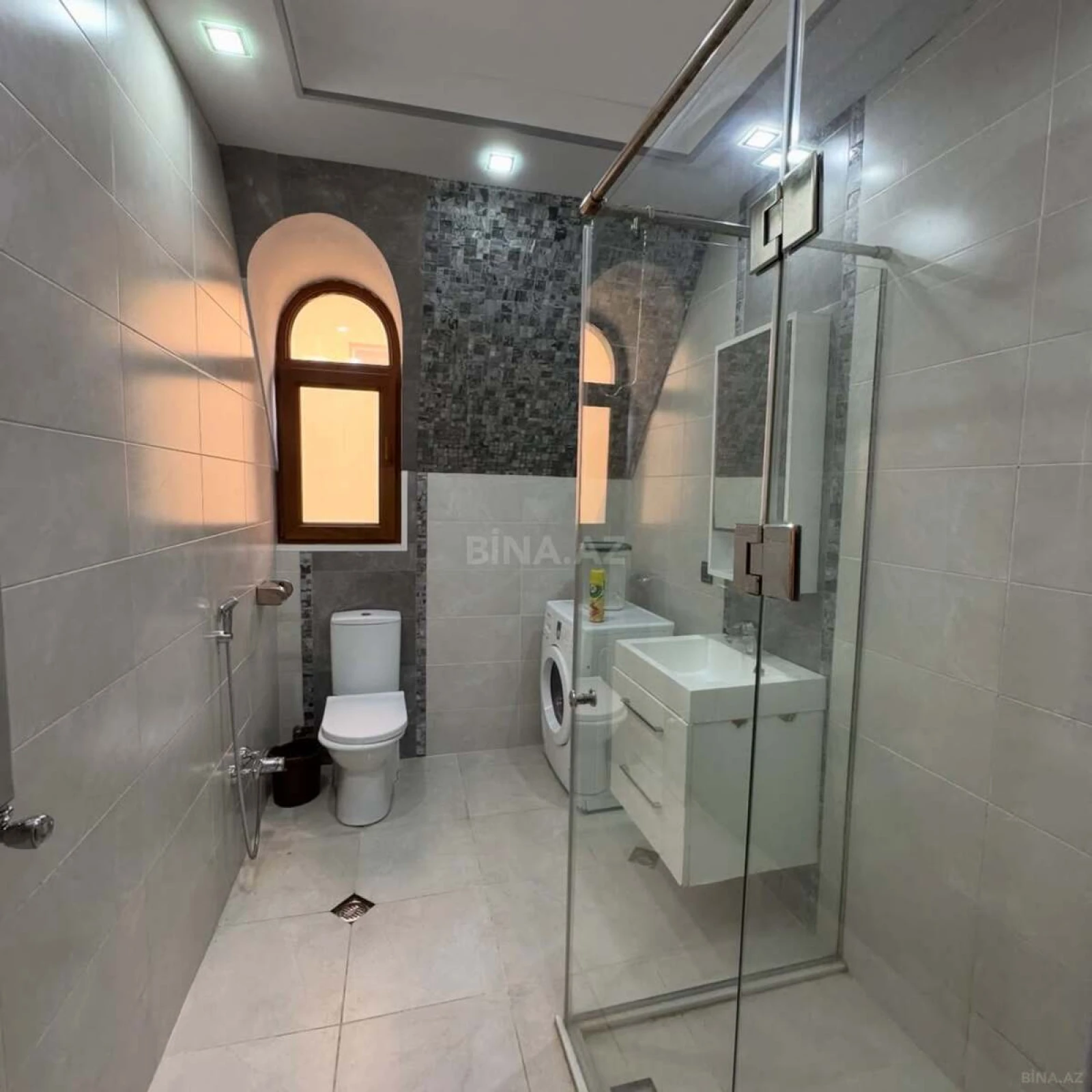 Satılır 6 otaqlı həyət evi 190 m²