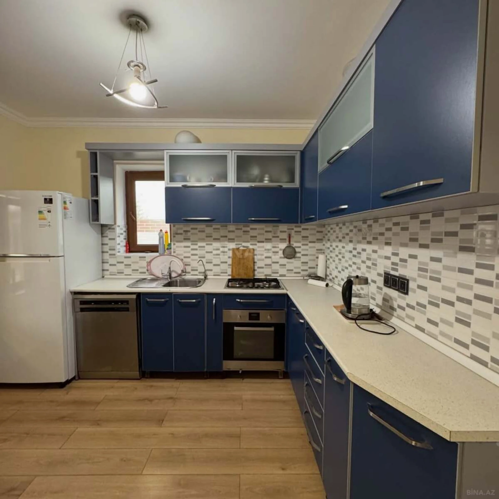 Satılır 6 otaqlı həyət evi 190 m²