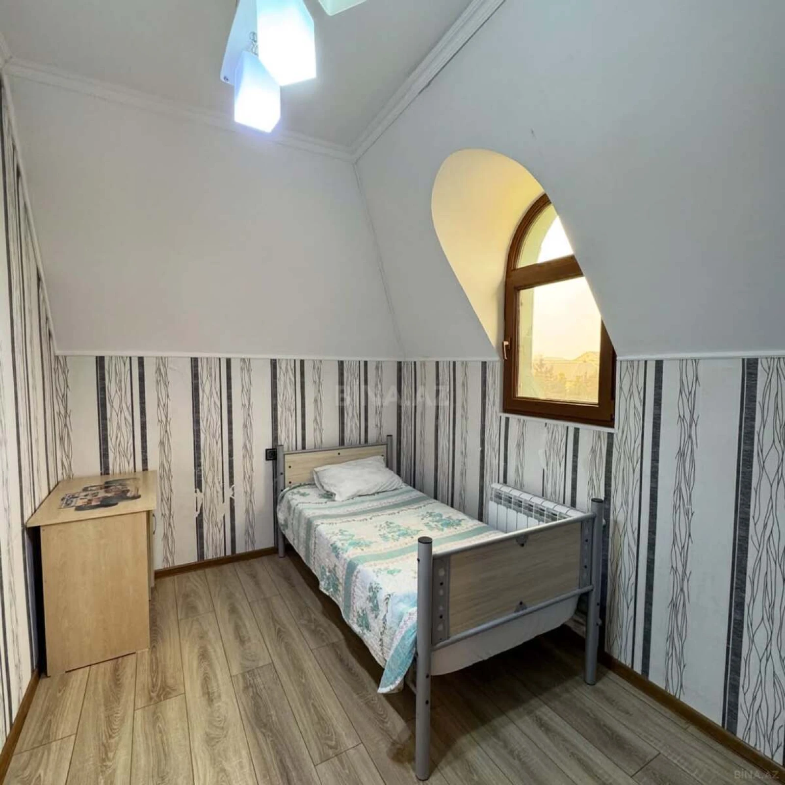 Satılır 6 otaqlı həyət evi 190 m²