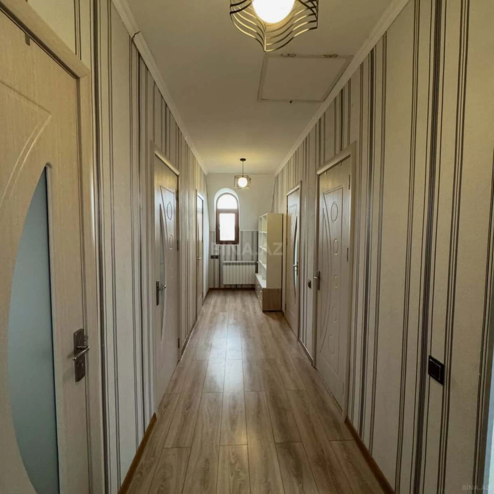 Satılır 6 otaqlı həyət evi 190 m²