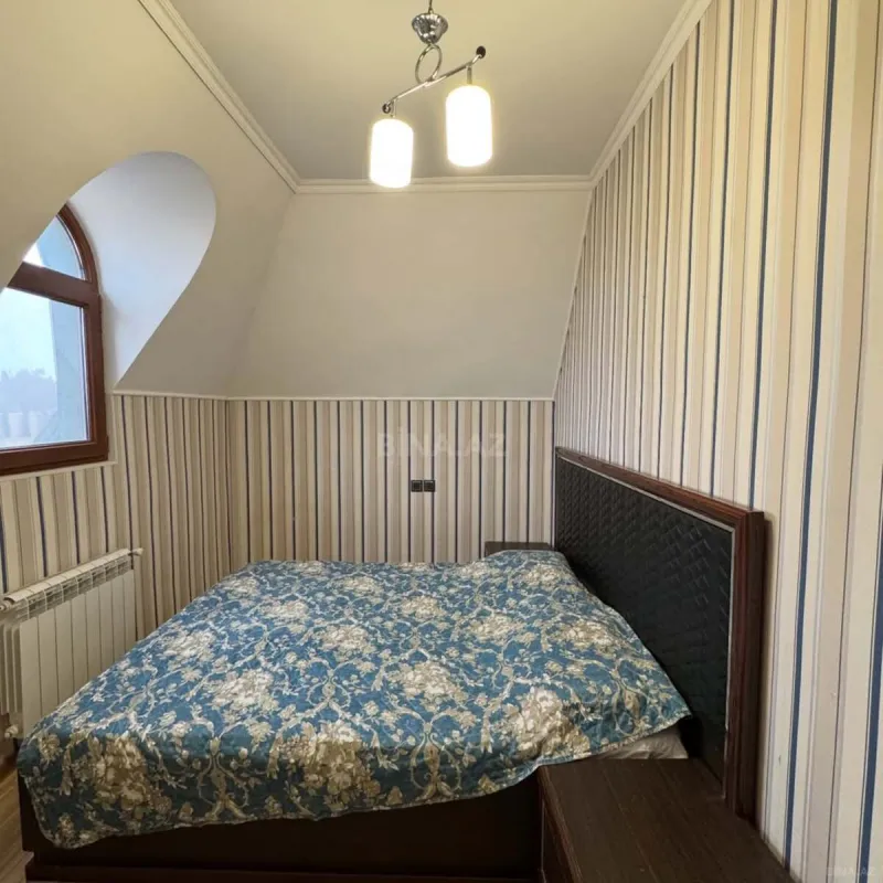 Satılır 6 otaqlı həyət evi 190 m²