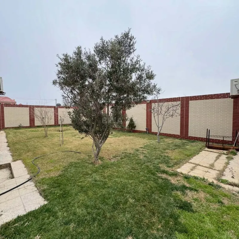 Satılır 6 otaqlı həyət evi 190 m²