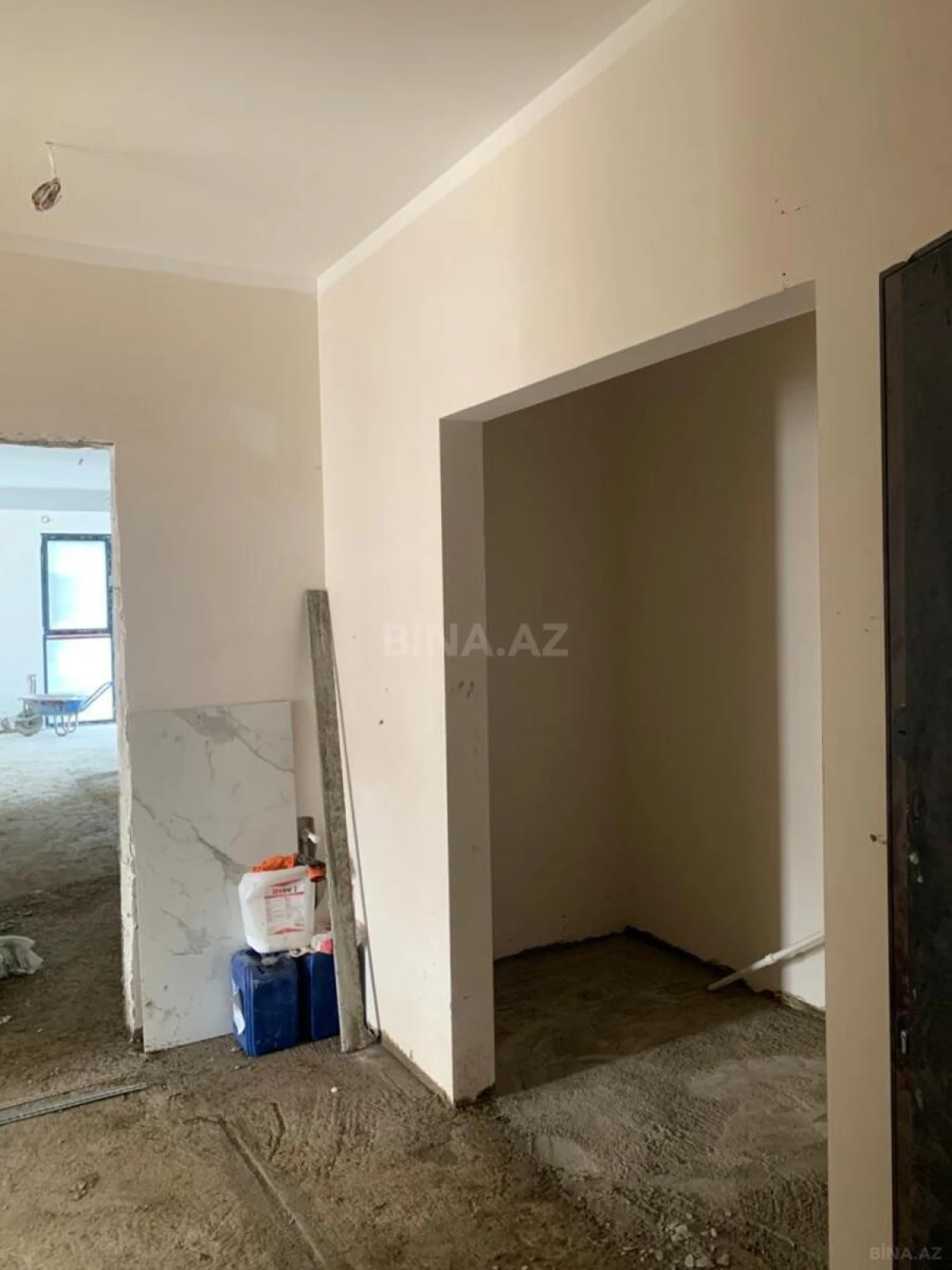 Satılır 4 otaqlı mənzil 165 m²