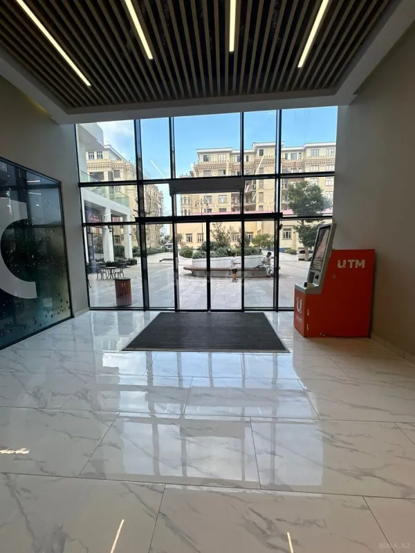 Satılır 4 otaqlı mənzil 165 m²