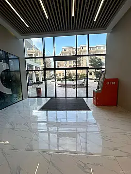 Satılır 4 otaqlı mənzil 165 m²
