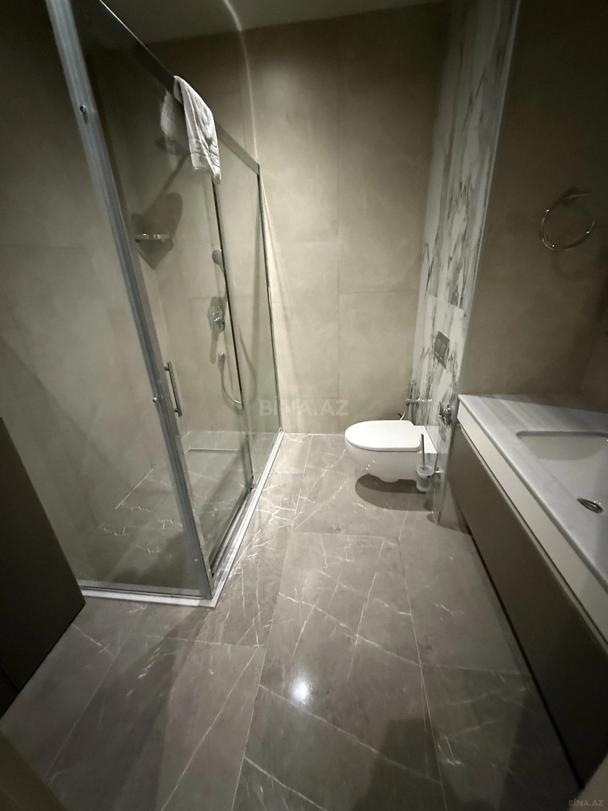 Kirayə verilir 2 otaqlı mənzil 100 m²