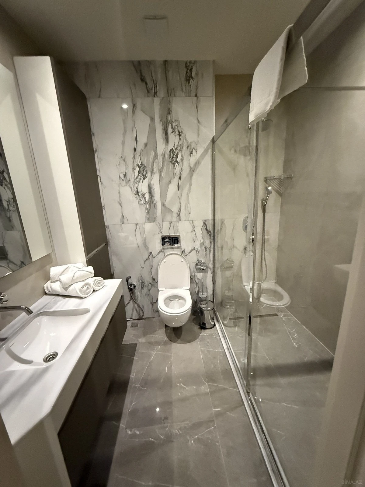 Kirayə verilir 2 otaqlı mənzil 100 m²