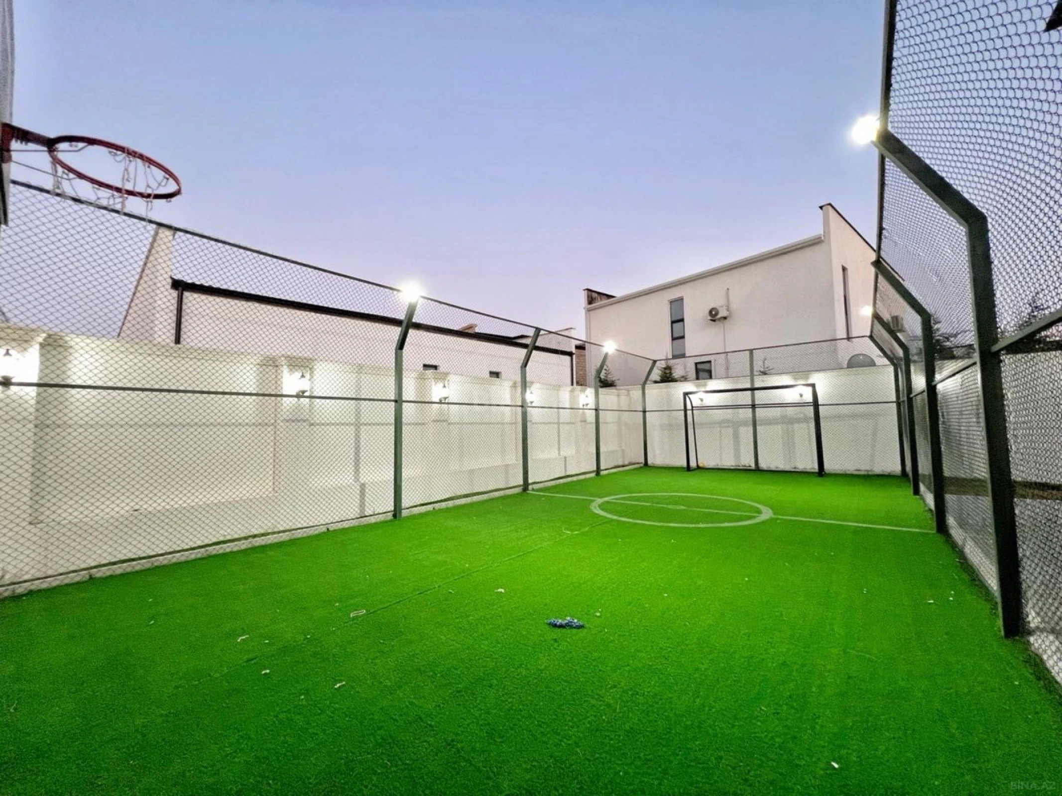 Satılır 6 otaqlı həyət evi 460 m²