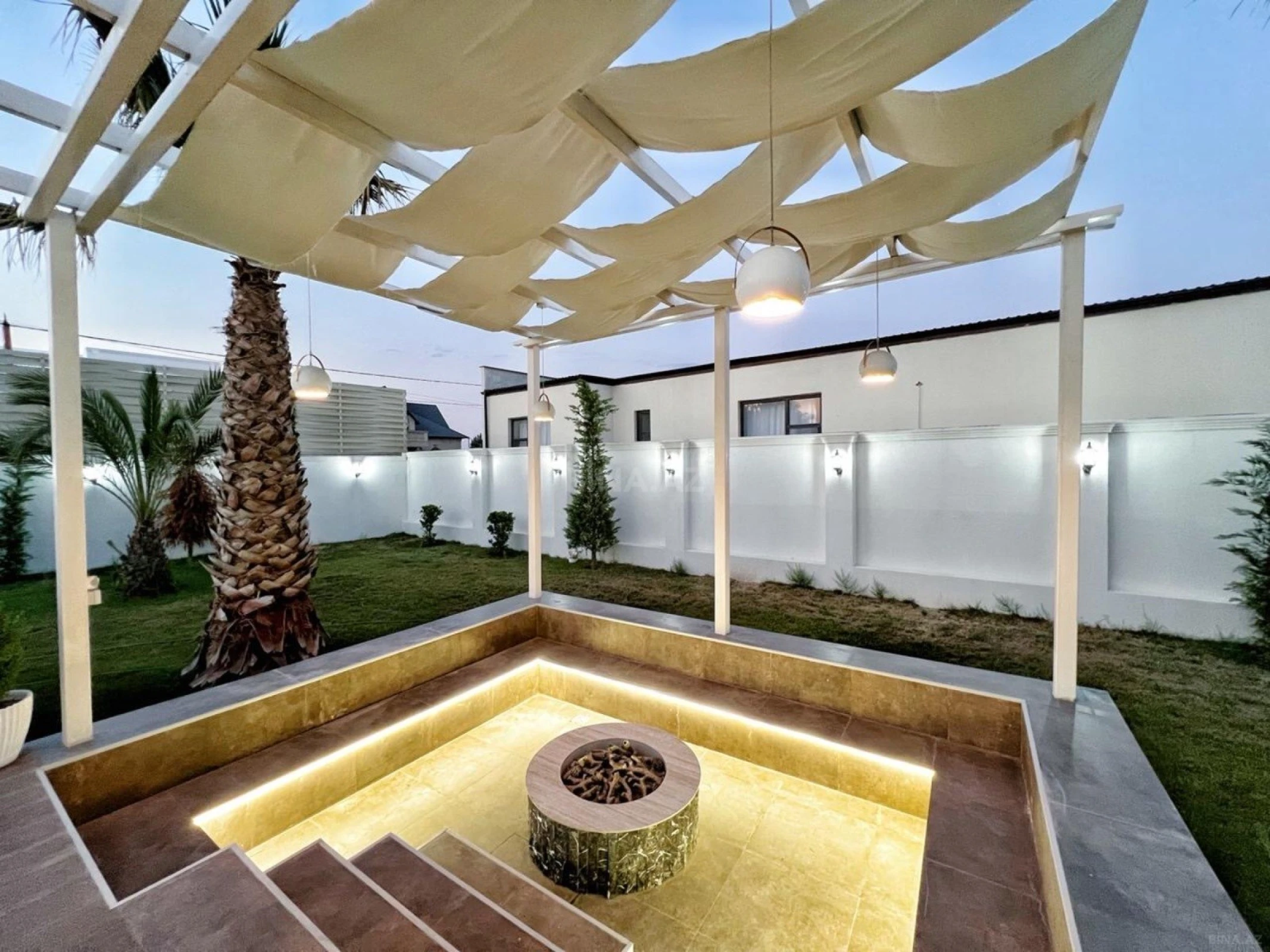 Satılır 6 otaqlı həyət evi 460 m²