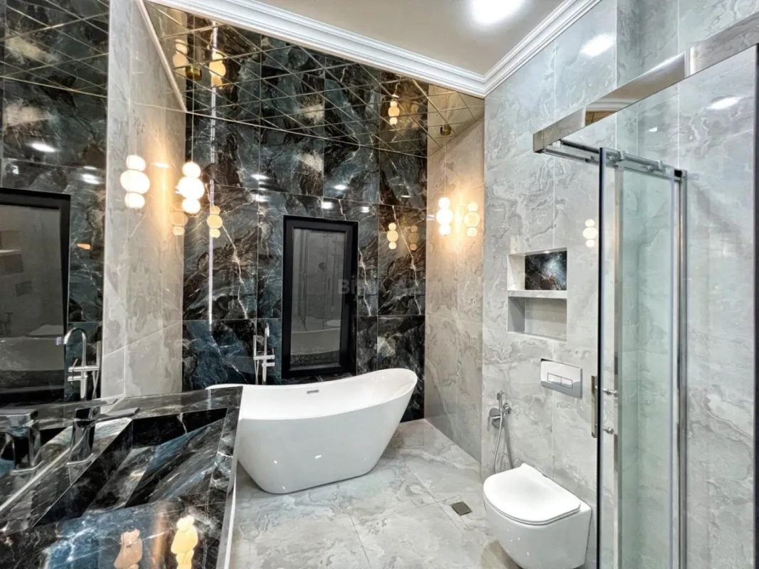 Satılır 6 otaqlı həyət evi 460 m²