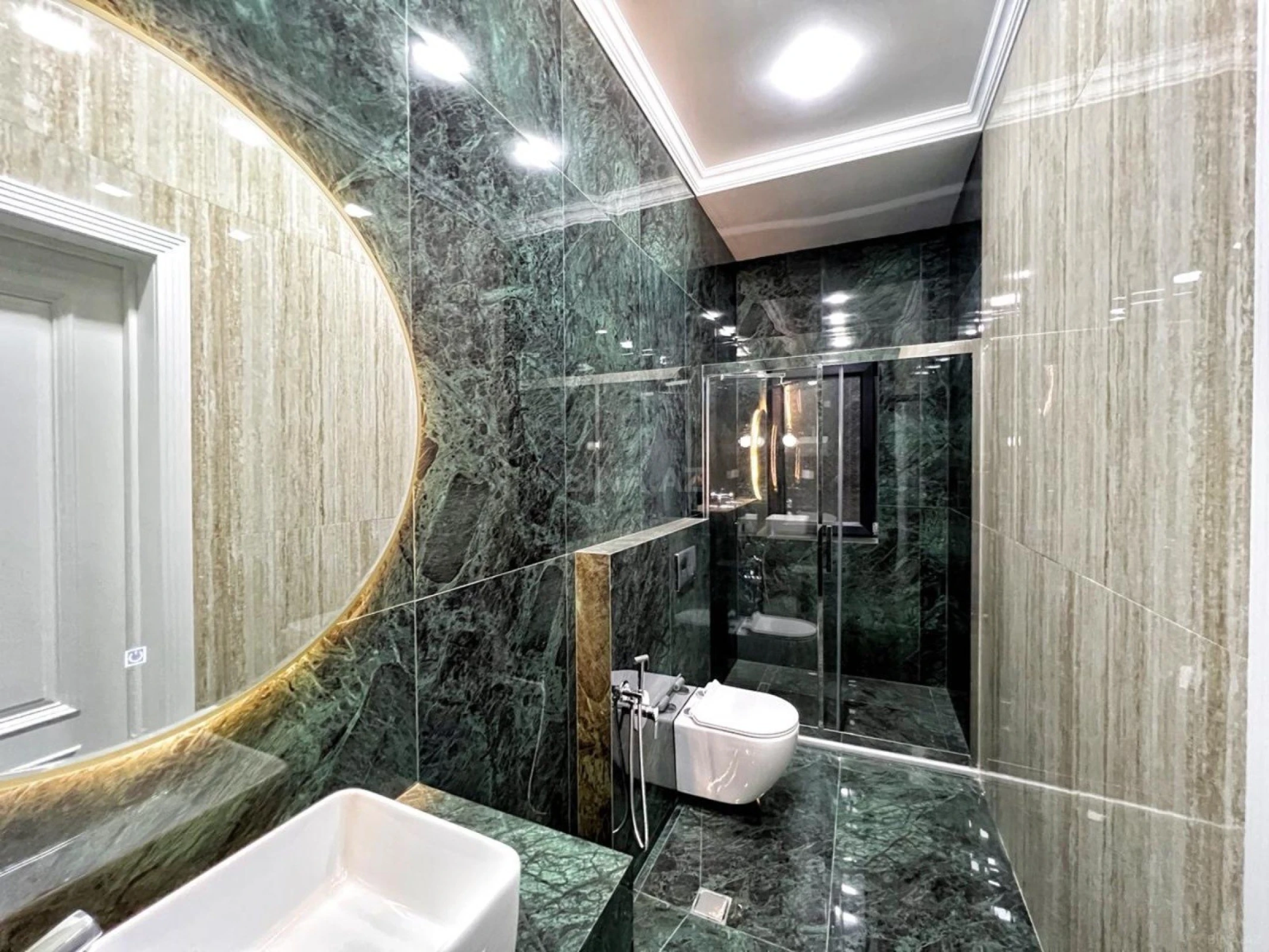 Satılır 6 otaqlı həyət evi 460 m²