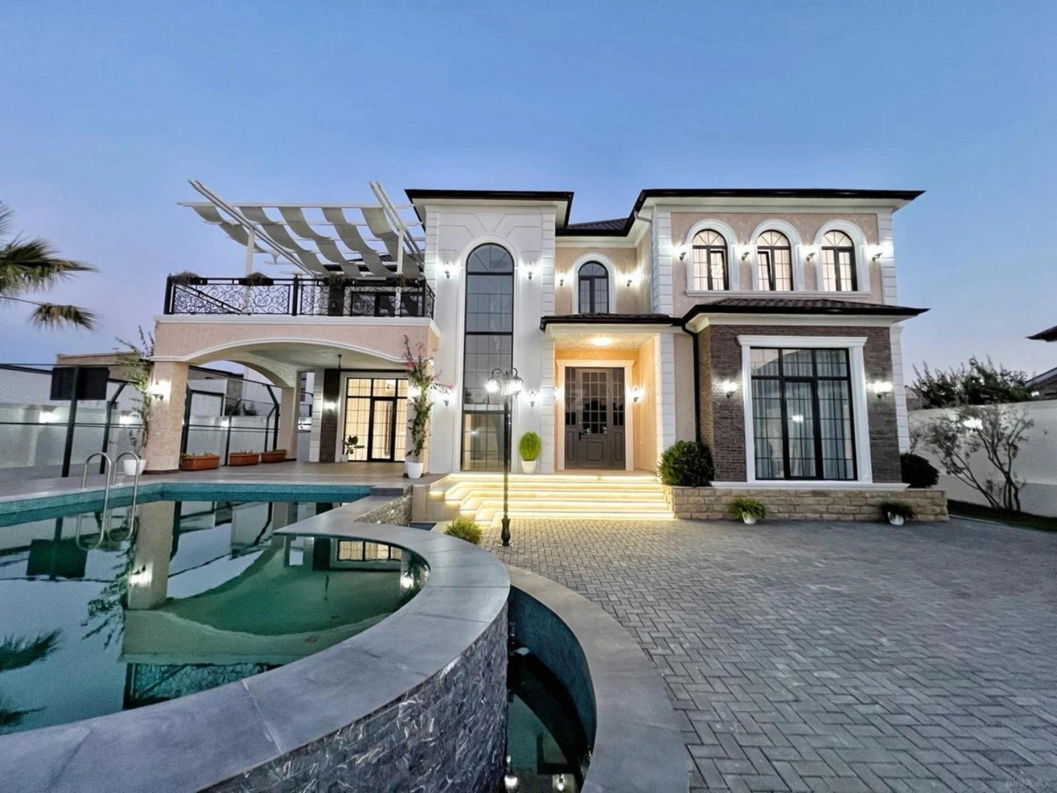 Satılır 6 otaqlı həyət evi 460 m²