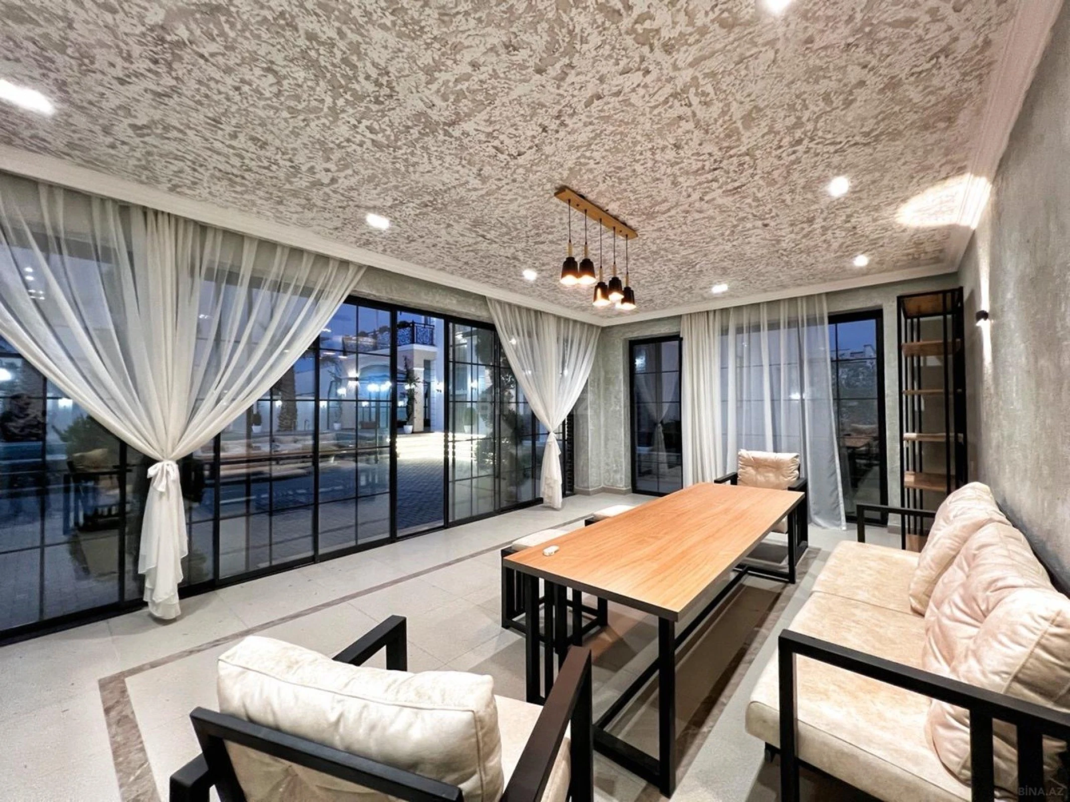 Satılır 6 otaqlı həyət evi 460 m²