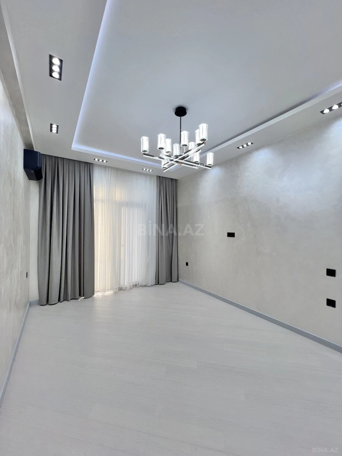 Satılır 2 otaqlı mənzil 80 m²