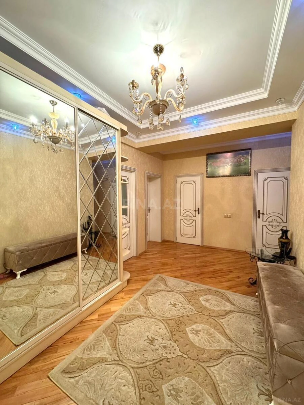 Satılır 3 otaqlı mənzil 115 m²