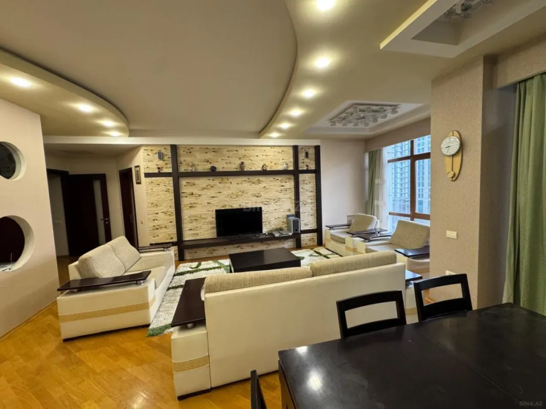 Kirayə verilir 3 otaqlı mənzil 150 m²