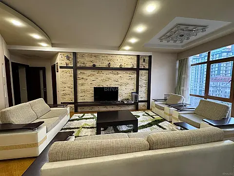 Kirayə verilir 3 otaqlı mənzil 150 m²