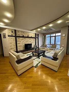 Kirayə verilir 3 otaqlı mənzil 150 m² — Bakı 3 otaq 150.00 m²