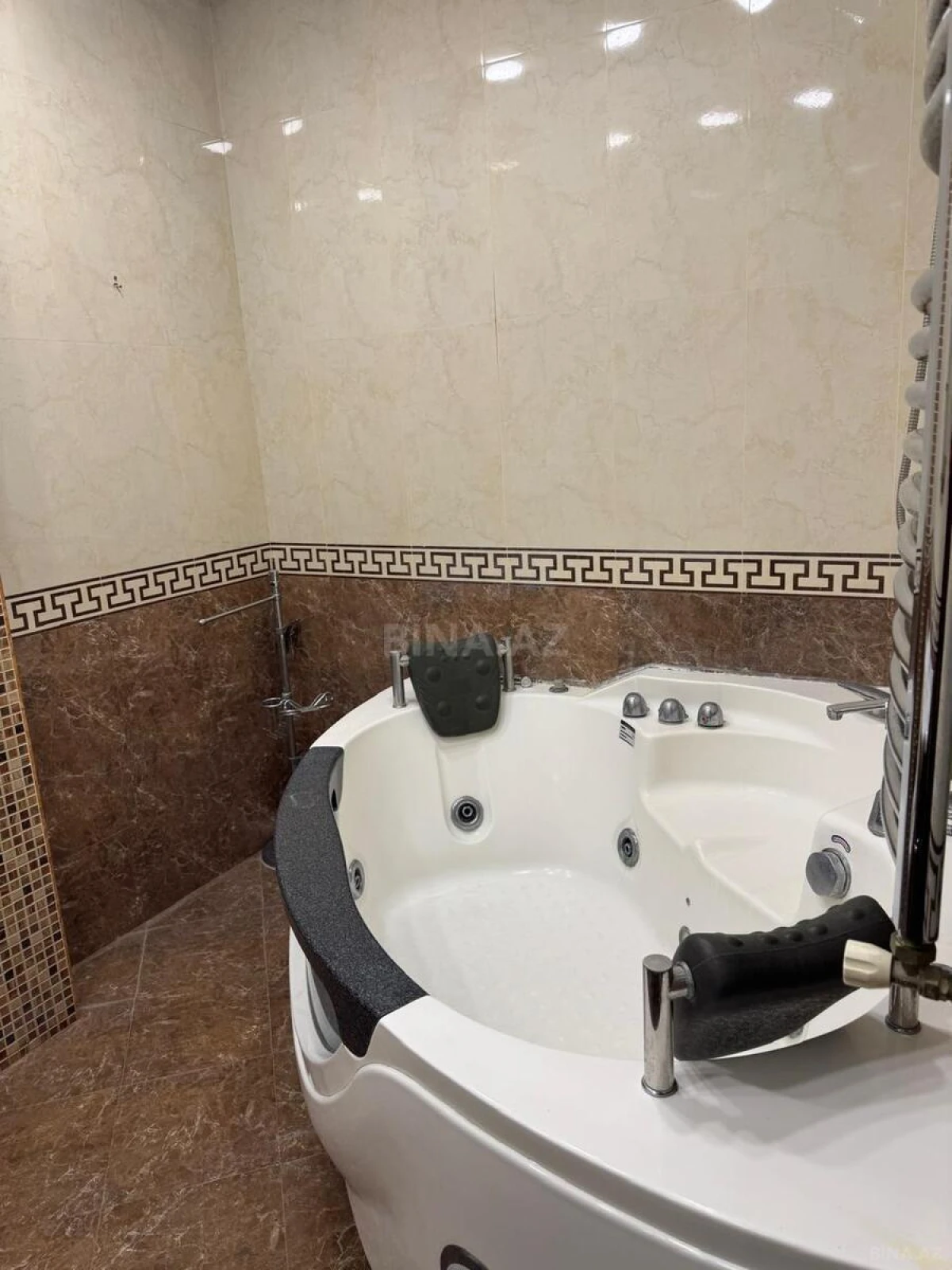 Kirayə verilir 3 otaqlı mənzil 150 m²