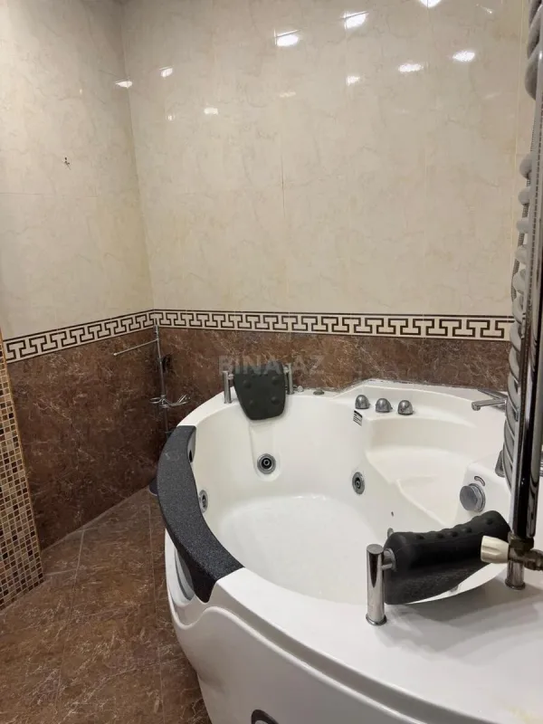 Kirayə verilir 3 otaqlı mənzil 150 m²