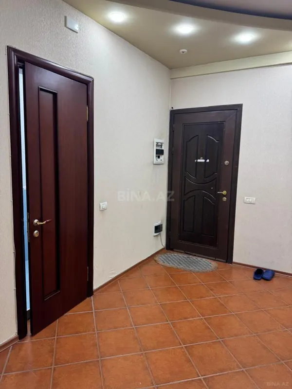 Kirayə verilir 3 otaqlı mənzil 150 m²