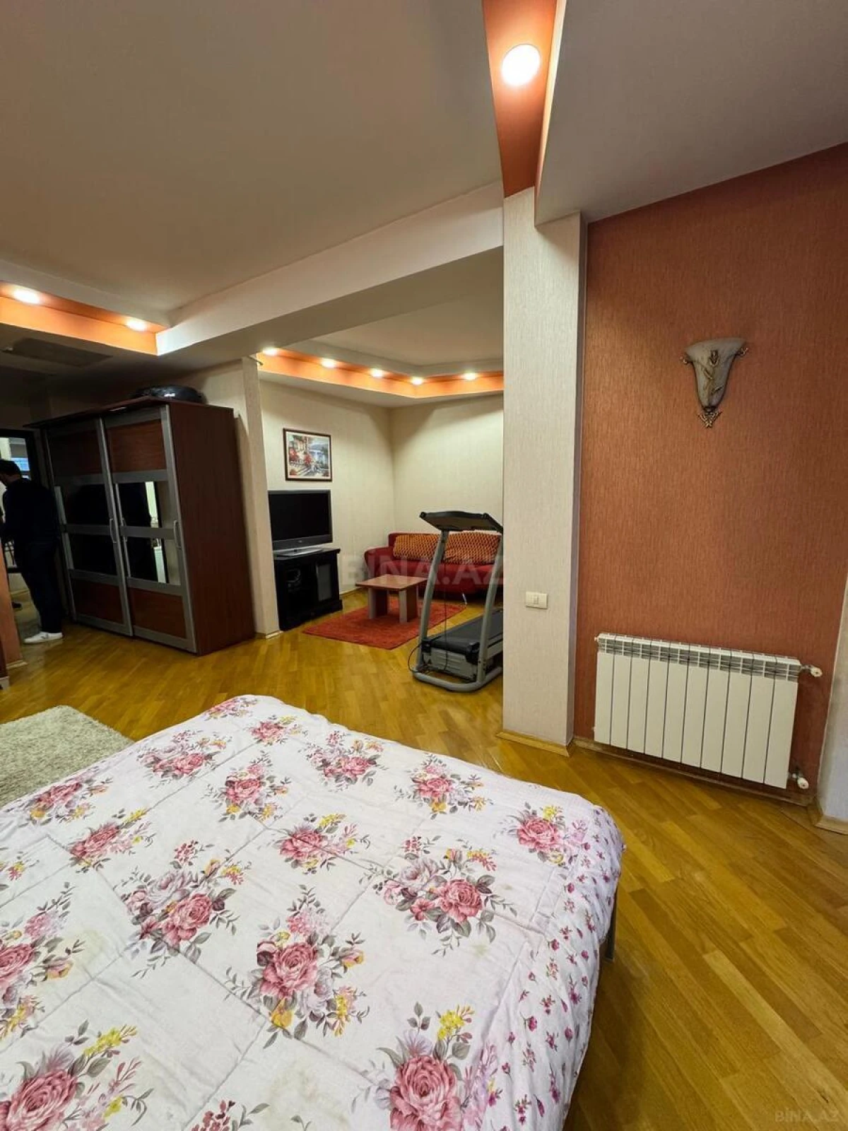 Kirayə verilir 3 otaqlı mənzil 150 m²