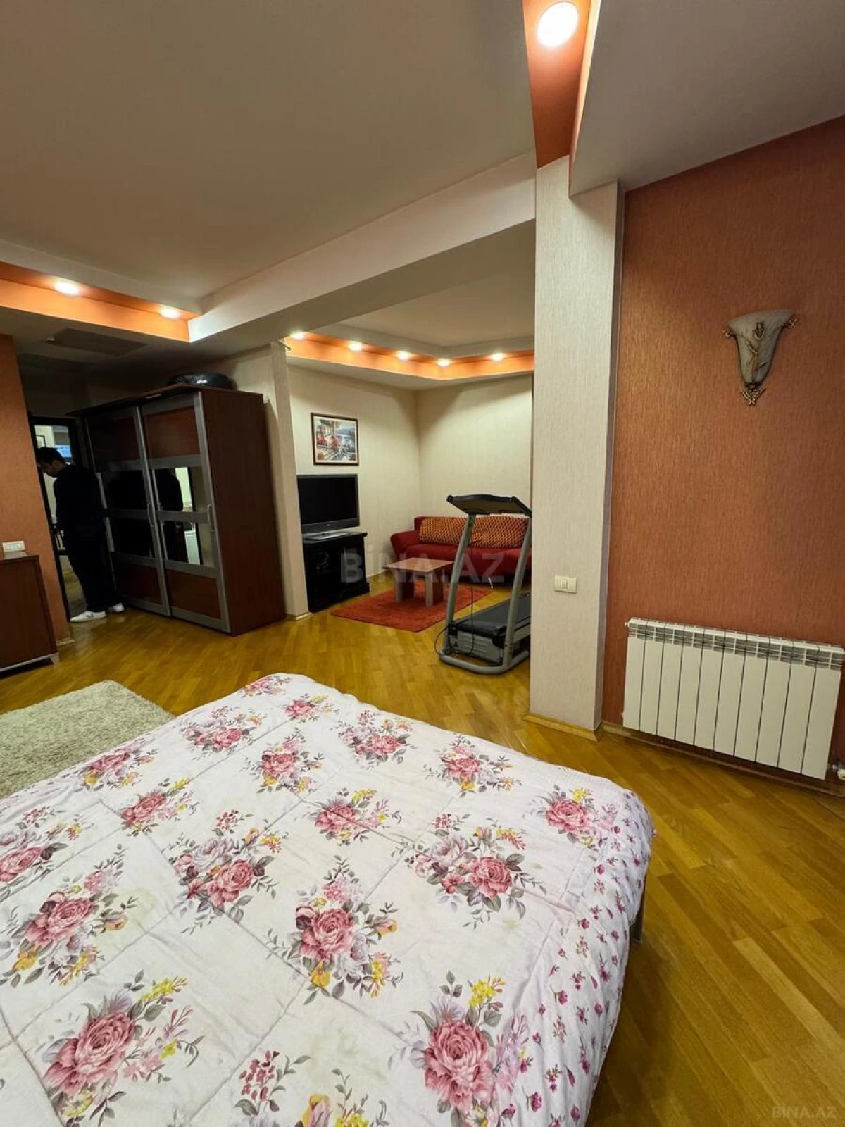 Kirayə verilir 3 otaqlı mənzil 150 m²