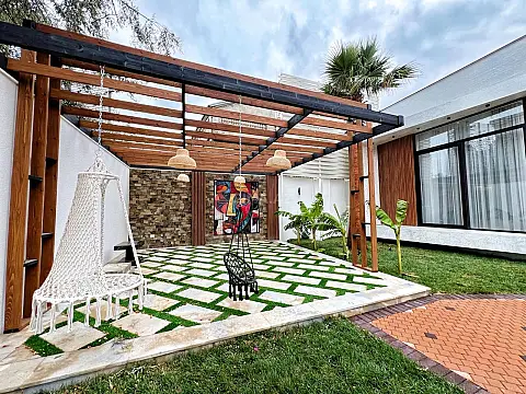 Satılır 5 otaqlı həyət evi 280 m²