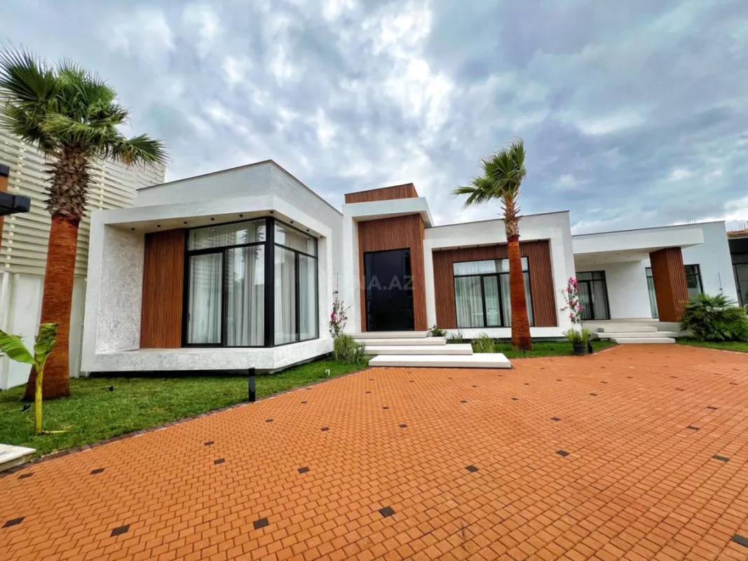 Satılır 5 otaqlı həyət evi 280 m²