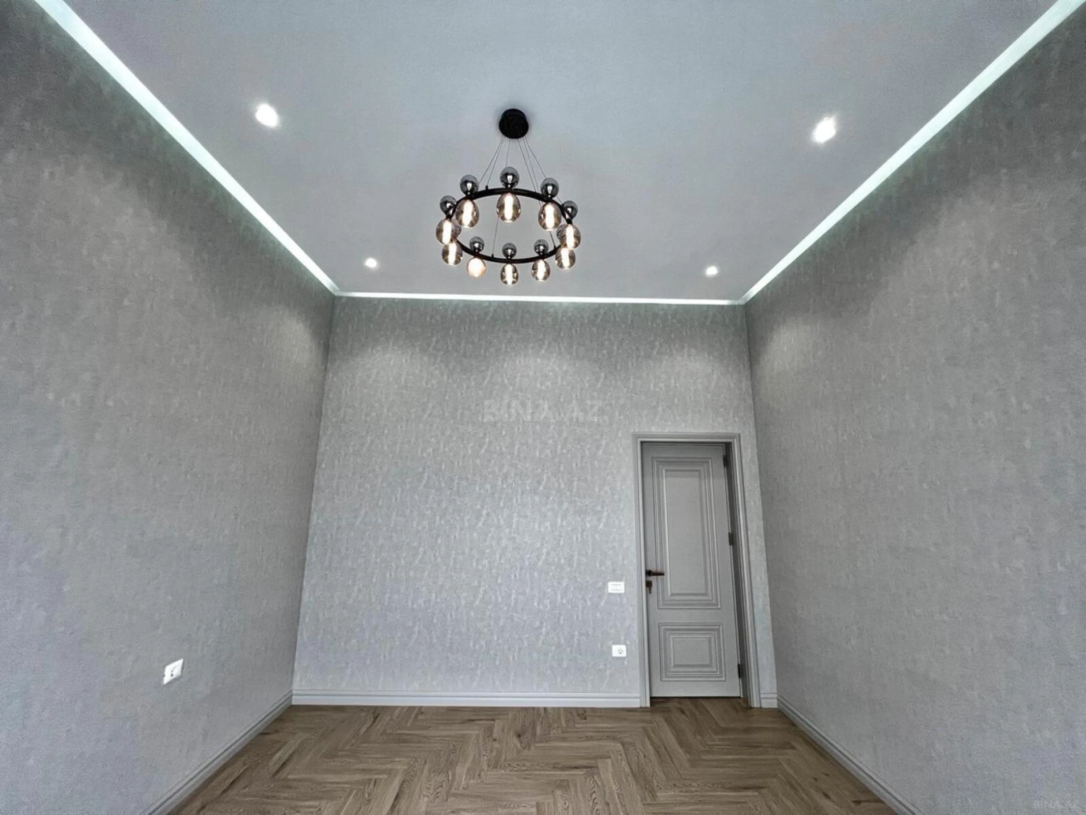 Satılır 5 otaqlı həyət evi 280 m²