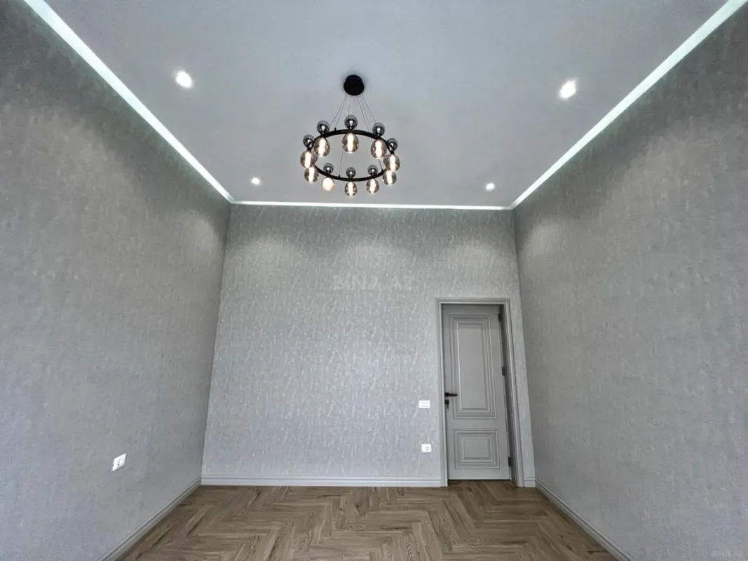 Satılır 5 otaqlı həyət evi 280 m²