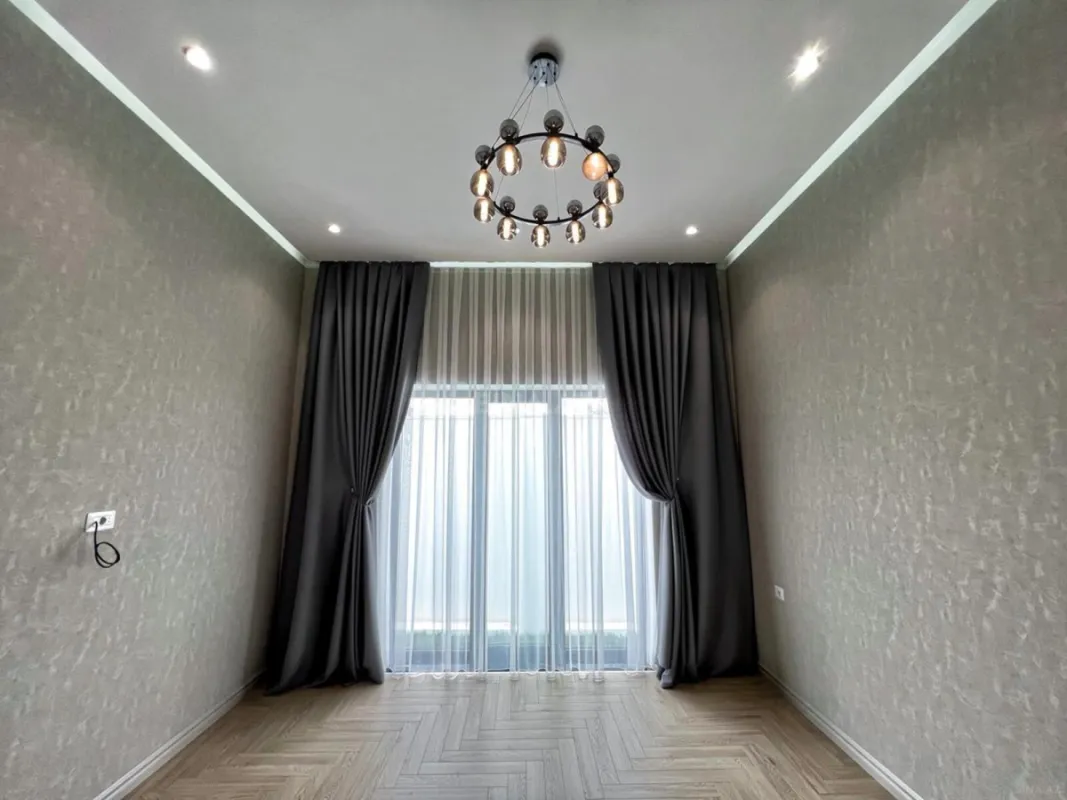 Satılır 5 otaqlı həyət evi 280 m²