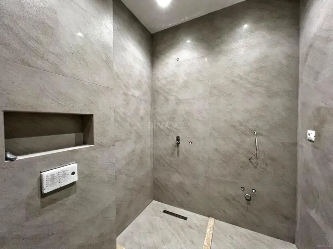 Satılır 5 otaqlı həyət evi 280 m²