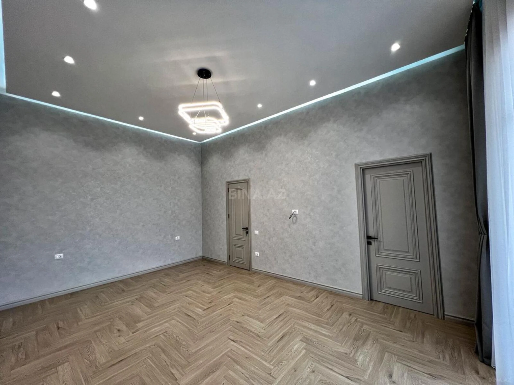 Satılır 5 otaqlı həyət evi 280 m²
