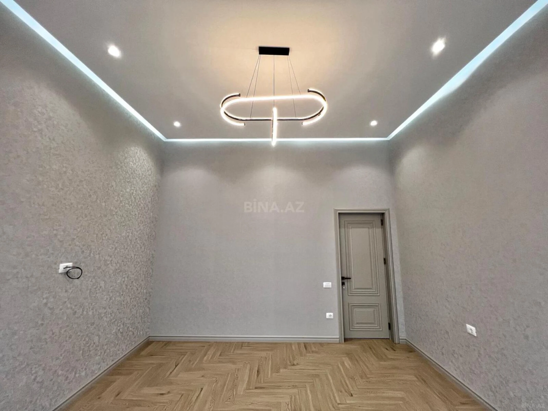Satılır 5 otaqlı həyət evi 280 m²